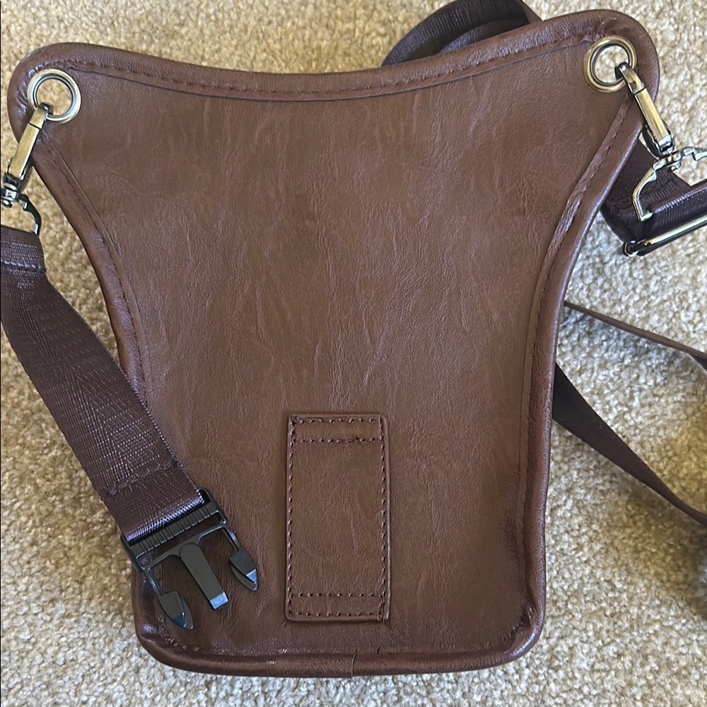 Brown Leather Men's Crossbody or hip Bag - Picture 5 of 9